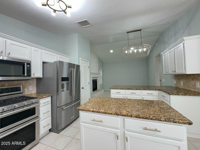Building Photo - 3876 Camino del Vara