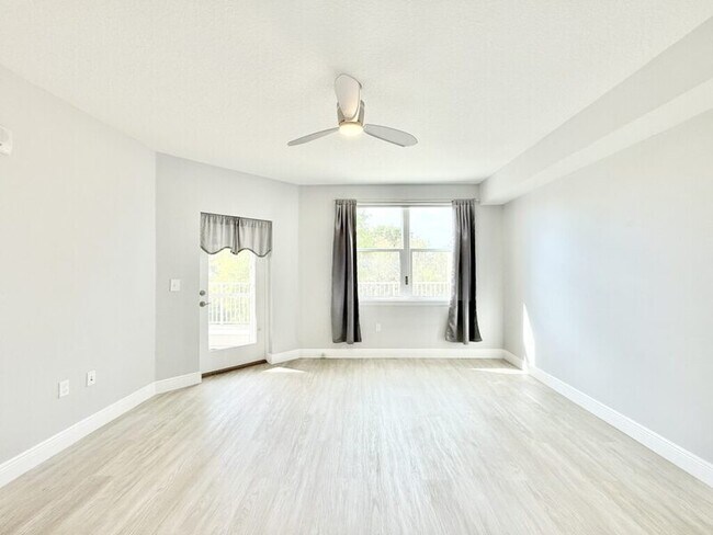 Building Photo - 960 Starkey Rd