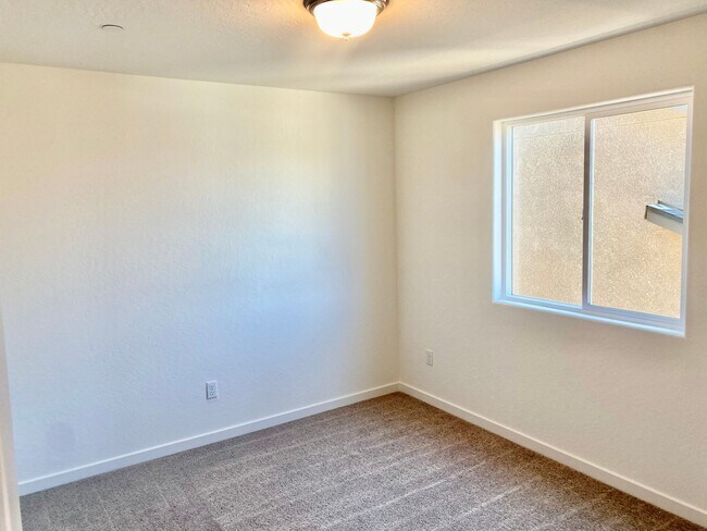 Building Photo - 5 Bedroom In Clovis Unified School District