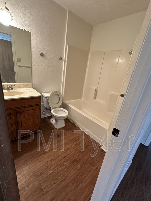 Building Photo - 2809 W Shaw St