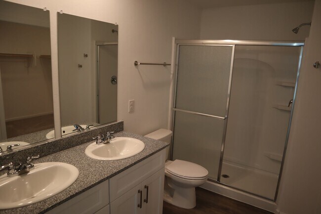 Building Photo - ~Pristine 2024 Luxury Home with Majestic Mountain Views~