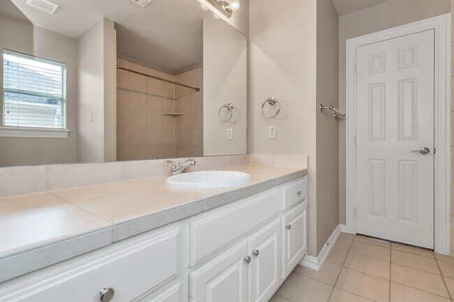 Building Photo - 14207 Jade Cove Dr