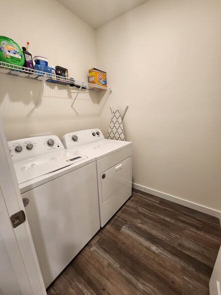 Laundry Room - 17020 Barnwood Pl