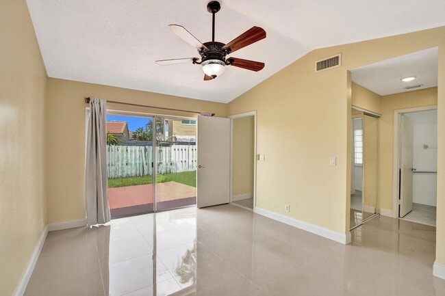 Building Photo - 17866 SW 10th Ln