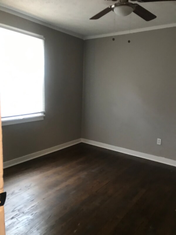 Building Photo - 1740 Lisbon Dr SW