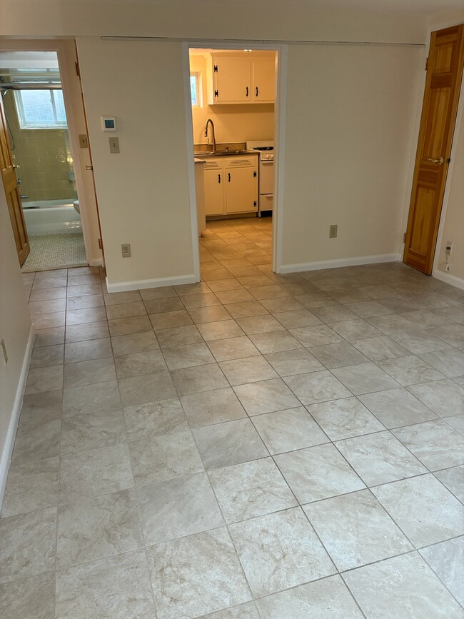 Building Photo - 7 Berry St