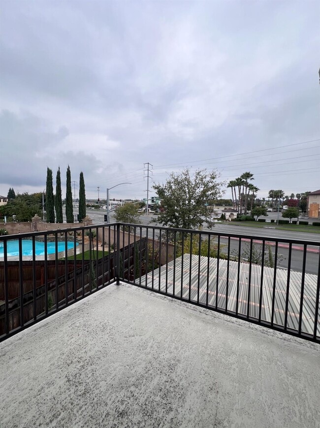 Building Photo - 2020 Makenna Dr