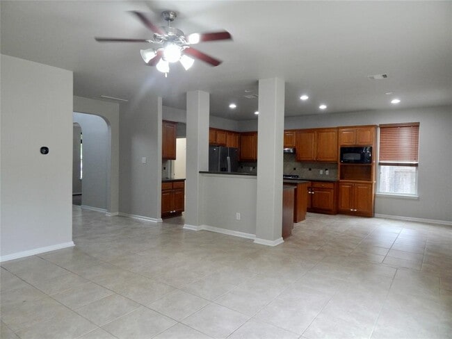 Building Photo - 1110 Willowbrook Dr