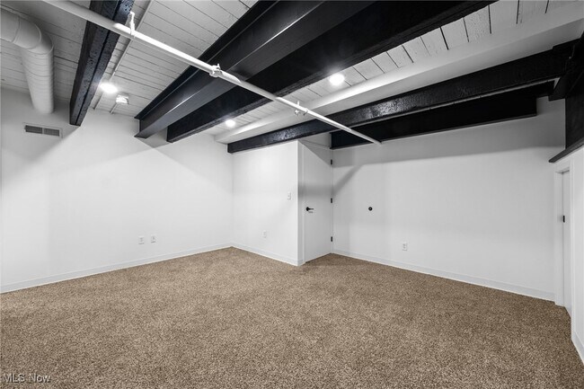 Building Photo - 2341 Scranton Rd