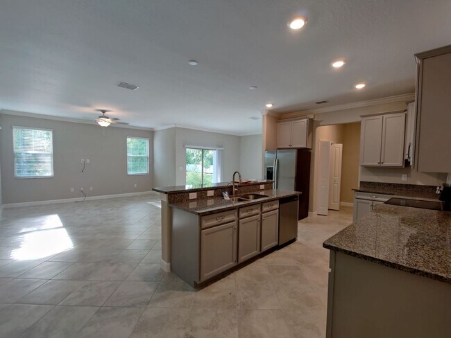 Building Photo - 1290 White Fox Run