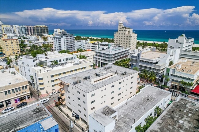 Building Photo - 1150 Collins Ave