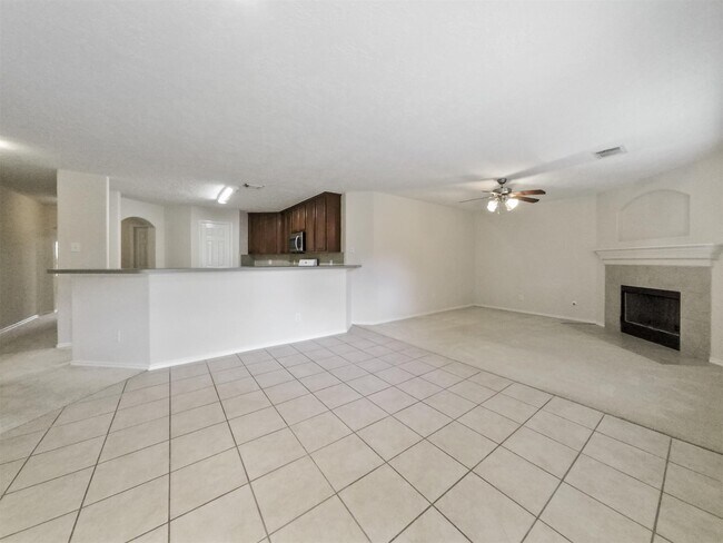 Building Photo - 427 Northvalley Dr