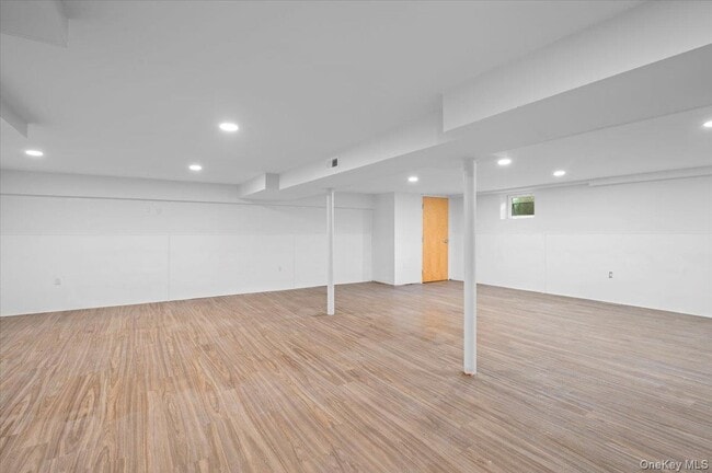 Building Photo - 115 Davis Ave