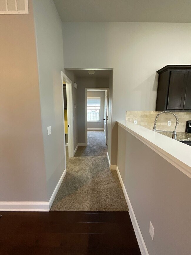 Building Photo - COMING SOON: Beautiful 3BR/2BA Home in Jop...