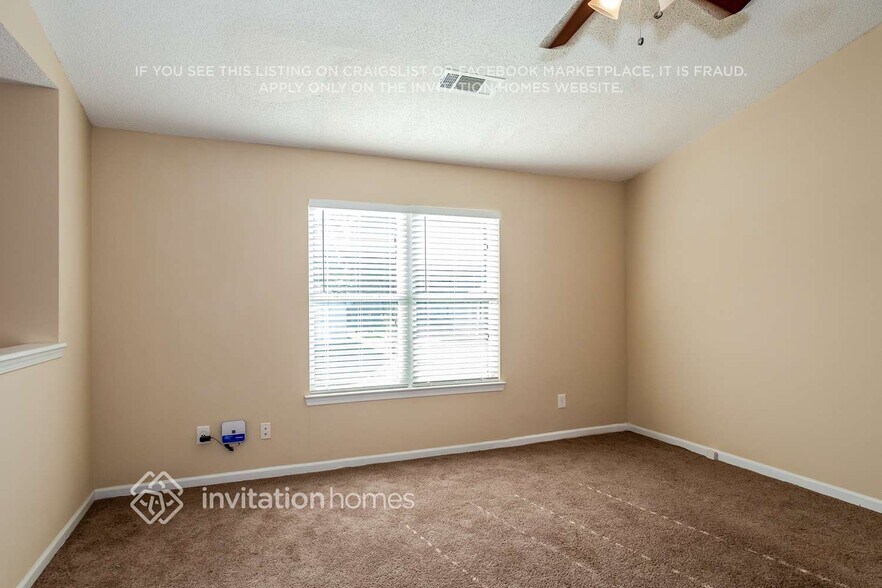 Building Photo - 869 Tramore Dr