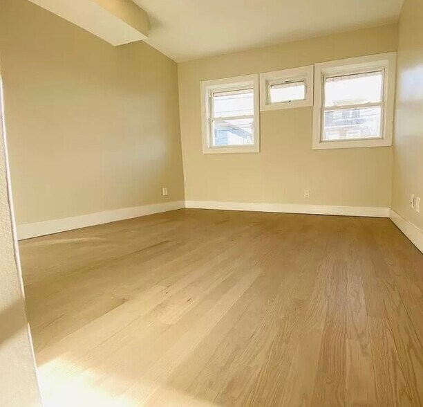 102 Pennington St 6 - 100 Pennington St