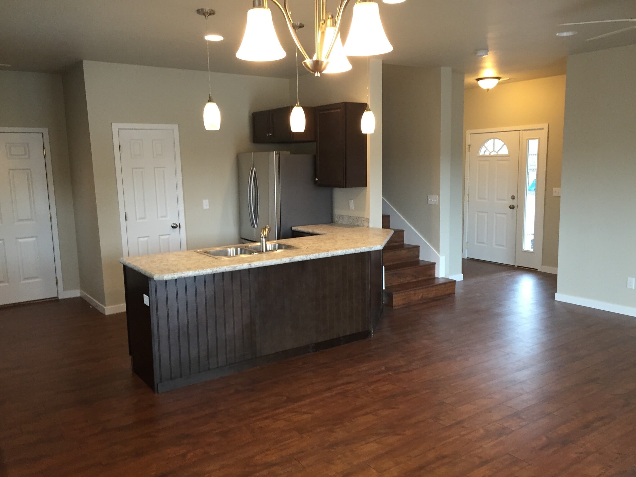 Building Photo - 726 Edgewood Pl