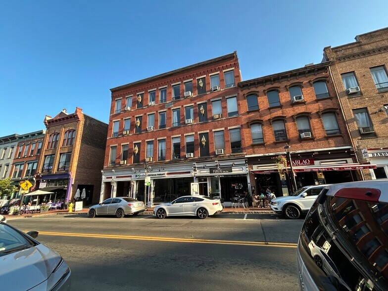 Building Photo - 94 Washington St