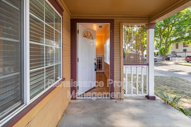 Building Photo - 1026 Windeler Ave