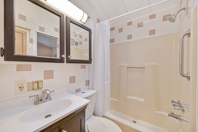 Building Photo - 10835 Vireo Cir