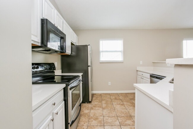 Building Photo - 6323 Pritchard Dr