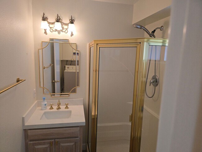 Building Photo - Updated Porter Ranch Townhome with Scenic ...