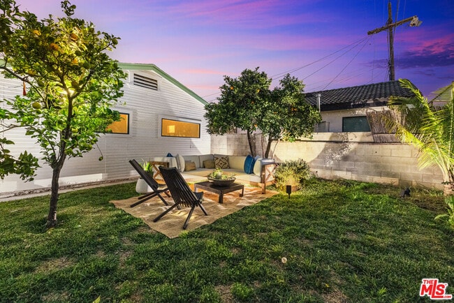 Building Photo - 614 Romulo St