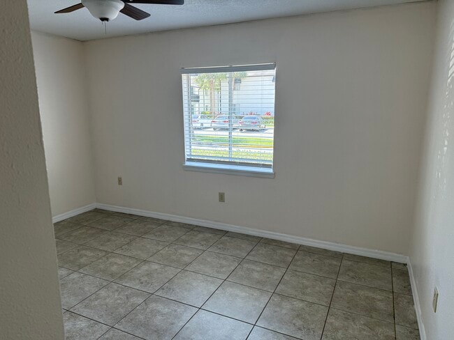 Building Photo - Avalon Unit 6