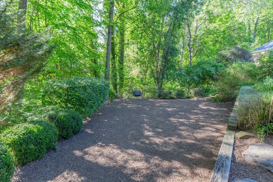 Building Photo - 7005 Endicott Ct