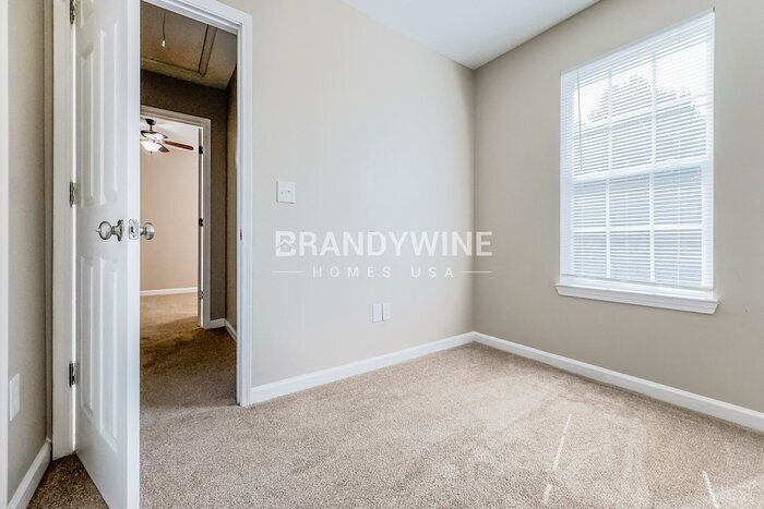 Building Photo - 6065 Flagstaf Walk