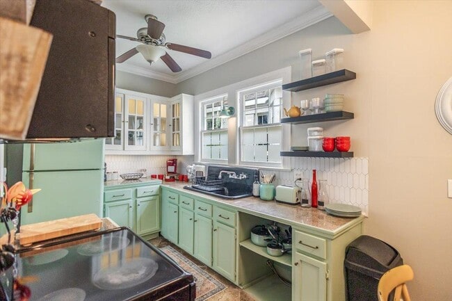 Building Photo - 4041 Pine Hill Dr