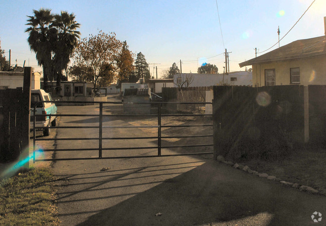 Building Photo - Modesto Mobile Home Park