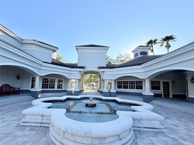 Building Photo - 13839 Fairway Island Dr