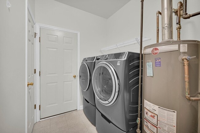 Building Photo - 104 Pebble Brook Dr