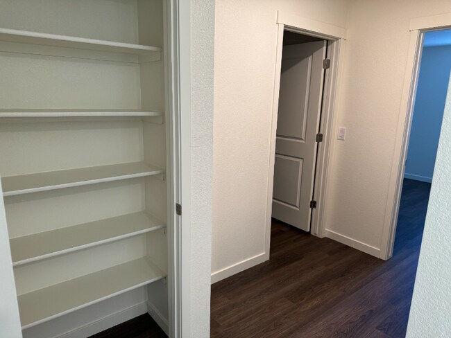 Building Photo - 6054 Holstein Dr