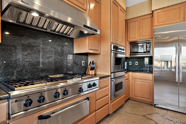 Building Photo - 78990 Cll Brisa