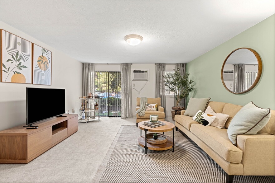 Living Room - The Fairways
