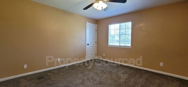 Building Photo - 5054 E Eastview Dr