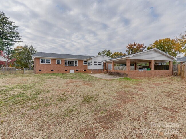 Building Photo - 1432 Bevis Dr