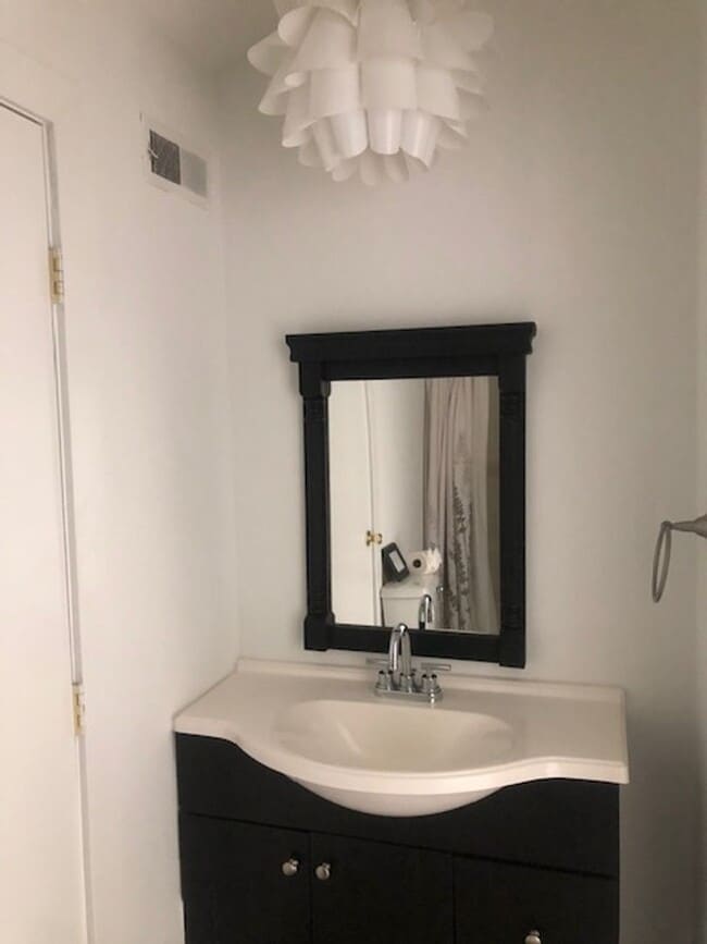 Building Photo - Perkasie 3 Bd / 2 Bath Twin
