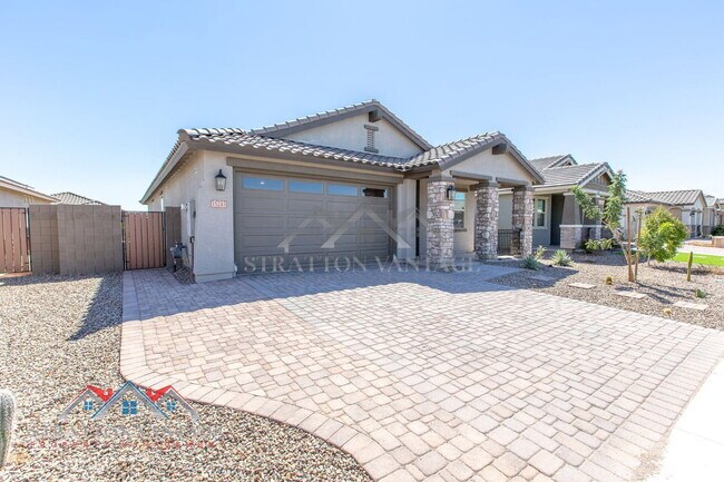 Building Photo - 15243 W Latham St