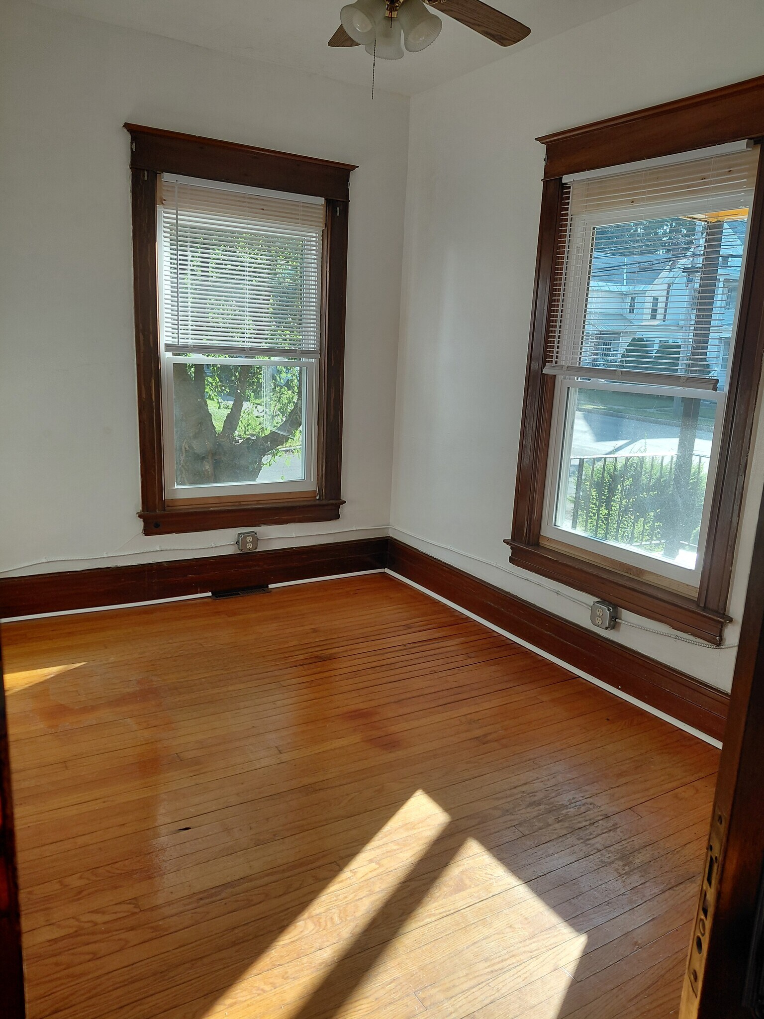 Building Photo - 617 N James St