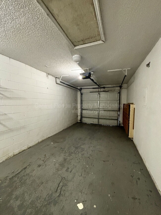 Building Photo - 1209 Roma Ct