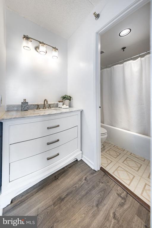 Building Photo - 5911 Edsall Rd