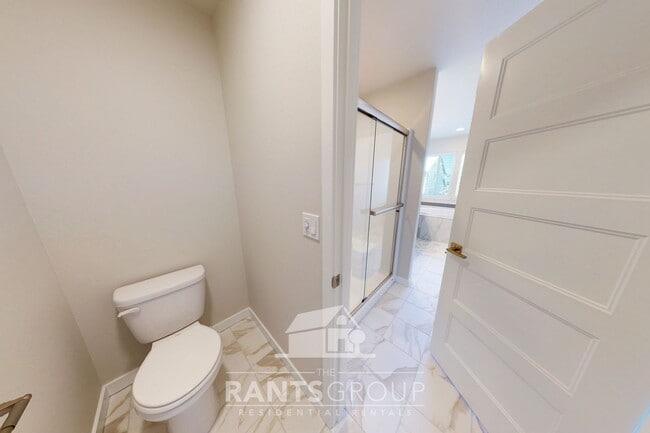 Building Photo - Beautiful Home in Newer Subdivision! Easy freeway access!