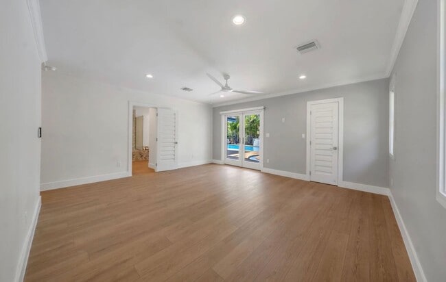 Building Photo - 5120 Carillo St