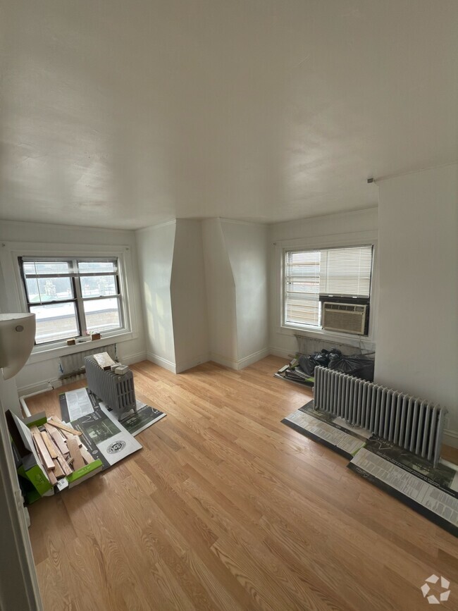 Building Photo - 57 Gainsborough St