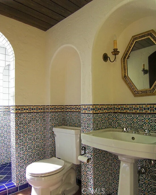 Building Photo - 5237 Alta Canyada Rd