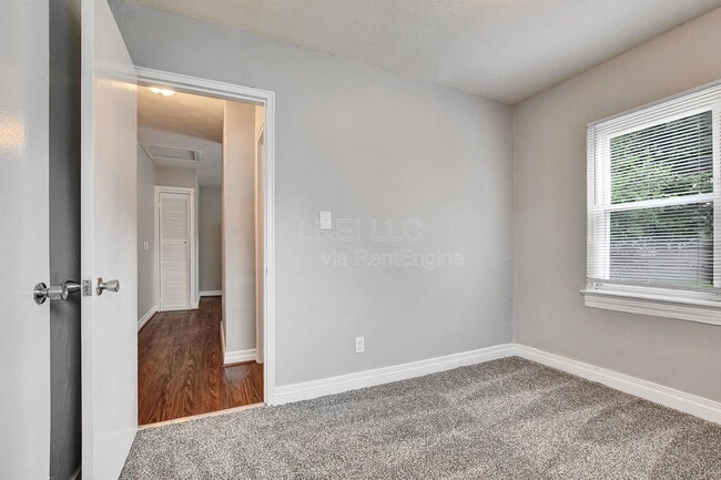 Building Photo - 6604 Miles Ave