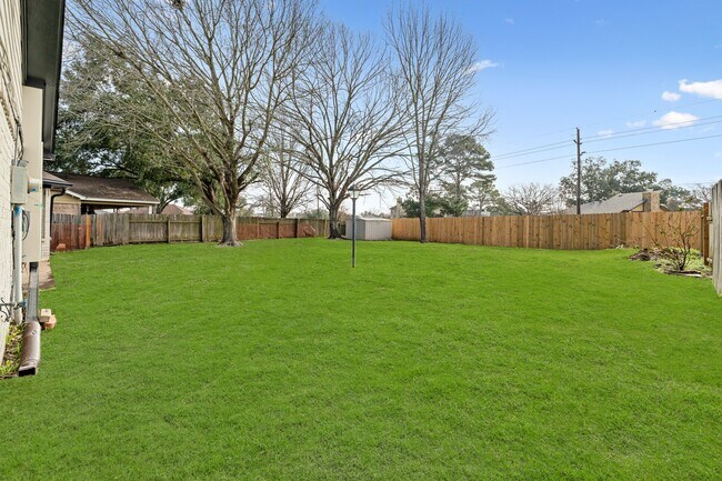 Building Photo - 22039 Rivermead Dr